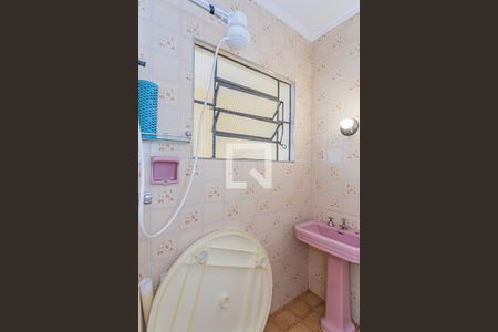 Casa à venda com 197m², 3 quartos e 4 vagas Casa à venda com 197m², 3 quartos e 4 vagasBanheiro de serviço