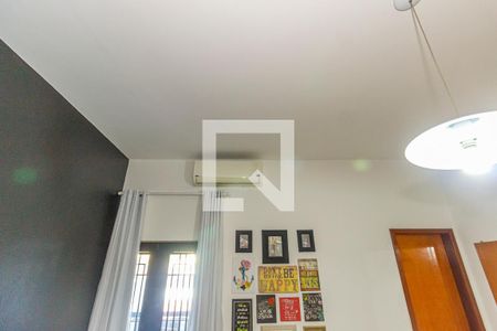Casa à venda com 200m², 4 quartos e 3 vagasSuíte 2