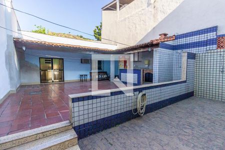 Casa à venda com 200m², 4 quartos e 3 vagasQuintal