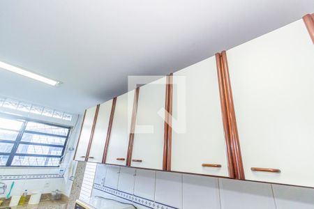 Casa à venda com 200m², 4 quartos e 3 vagasCozinha e Área de Serviço