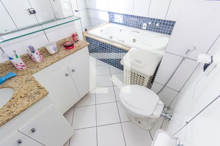 Casa à venda com 200m², 4 quartos e 3 vagasBanheiro da Suíte 1