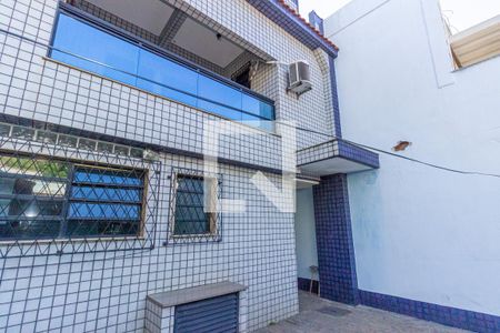Casa à venda com 200m², 4 quartos e 3 vagasQuintal