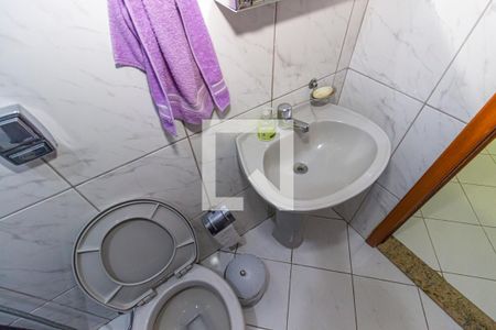 Casa à venda com 200m², 4 quartos e 3 vagasBanheiro 1