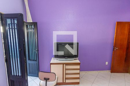 Casa à venda com 200m², 4 quartos e 3 vagasSuíte 3