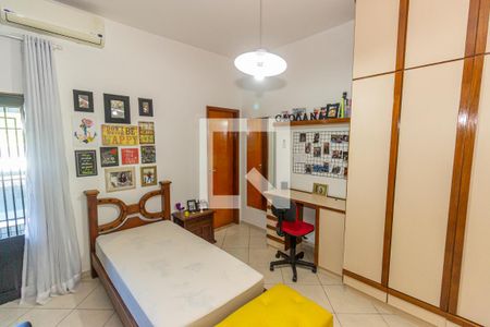 Casa à venda com 200m², 4 quartos e 3 vagasSuíte 2