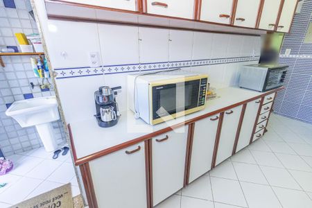 Casa à venda com 200m², 4 quartos e 3 vagasCozinha e Área de Serviço