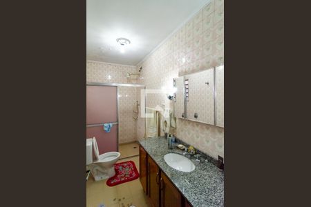 Casa à venda com 196m², 4 quartos e 2 vagas Casa à venda com 196m², 4 quartos e 2 vagasBanheiro Social