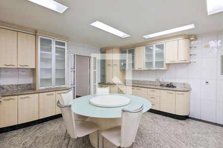 Apartamento à venda com 208m², 4 quartos e 1 vaga Apartamento à venda com 208m², 4 quartos e 1 vagaCozinha