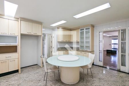 Apartamento à venda com 208m², 4 quartos e 1 vaga Apartamento à venda com 208m², 4 quartos e 1 vagaCozinha