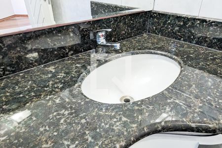 Apartamento à venda com 208m², 4 quartos e 1 vaga Apartamento à venda com 208m², 4 quartos e 1 vagaBanheiro da suíte 1