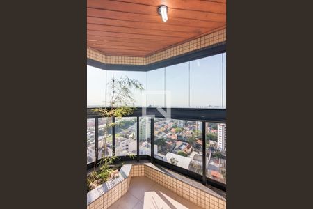 Apartamento à venda com 208m², 4 quartos e 1 vaga Apartamento à venda com 208m², 4 quartos e 1 vagaVaranda da suíte 4