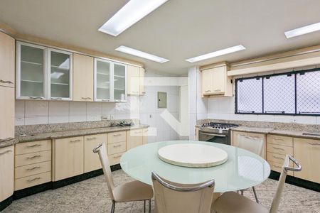 Apartamento à venda com 208m², 4 quartos e 1 vaga Apartamento à venda com 208m², 4 quartos e 1 vagaCozinha