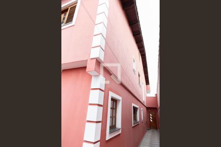Casa à venda com 122m², 3 quartos e 2 vagas Casa à venda com 122m², 3 quartos e 2 vagasFachada