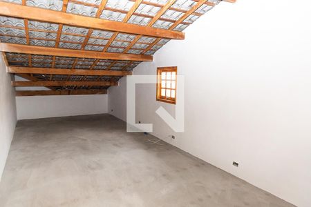 Casa à venda com 122m², 3 quartos e 2 vagas Casa à venda com 122m², 3 quartos e 2 vagasSotão