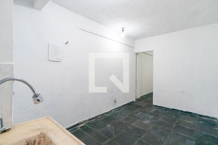 Cozinha de kitnet/studio para alugar com 1 quarto, 28m² em Vila Campestre, São Paulo