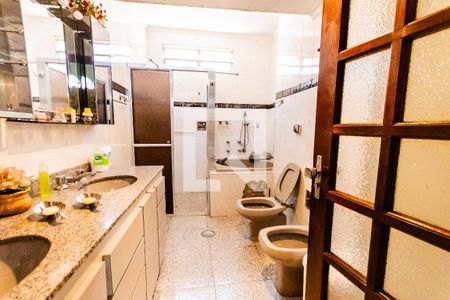 Casa para alugar com 200m², 3 quartos e 6 vagas Casa para alugar com 200m², 3 quartos e 6 vagasBanheiro da Suíte