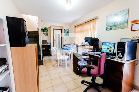 Casa para alugar com 200m², 3 quartos e 6 vagas Casa para alugar com 200m², 3 quartos e 6 vagasEscritório