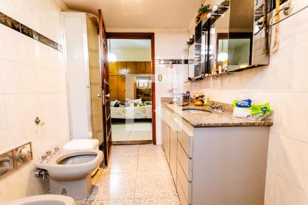 Casa para alugar com 200m², 3 quartos e 6 vagas Casa para alugar com 200m², 3 quartos e 6 vagasBanheiro da Suíte