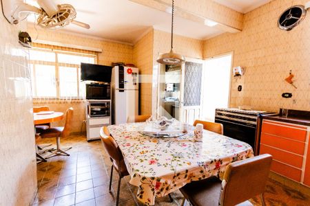 Casa para alugar com 200m², 3 quartos e 6 vagas Casa para alugar com 200m², 3 quartos e 6 vagasCozinha