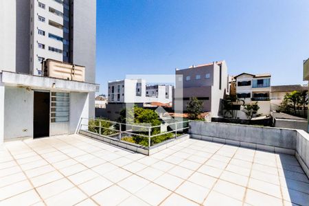 Casa para alugar com 200m², 3 quartos e 6 vagas Casa para alugar com 200m², 3 quartos e 6 vagasTerraço