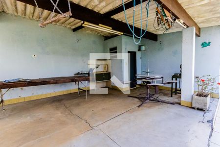 Casa para alugar com 200m², 3 quartos e 6 vagas Casa para alugar com 200m², 3 quartos e 6 vagasQuintal