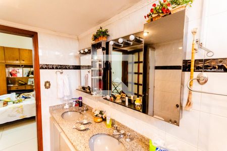 Casa para alugar com 200m², 3 quartos e 6 vagas Casa para alugar com 200m², 3 quartos e 6 vagasEspelho