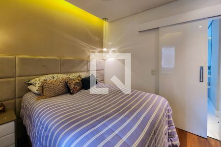 Apartamento à venda com 107m², 3 quartos e 4 vagas Apartamento à venda com 107m², 3 quartos e 4 vagasSuíte