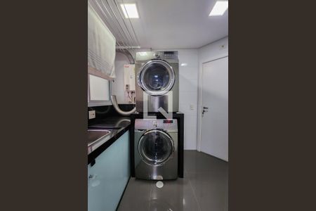 Apartamento à venda com 107m², 3 quartos e 4 vagas Apartamento à venda com 107m², 3 quartos e 4 vagasÁrea de Serviço