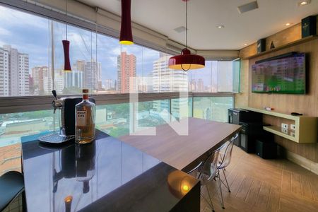 Apartamento à venda com 107m², 3 quartos e 4 vagas Apartamento à venda com 107m², 3 quartos e 4 vagasVaranda