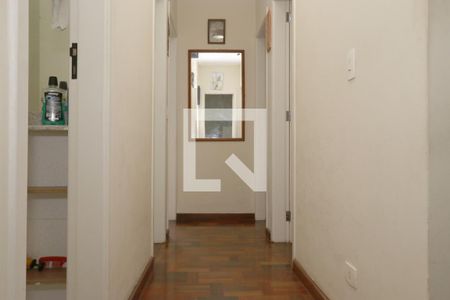 Casa à venda com 149m², 5 quartos e 2 vagasCorredor