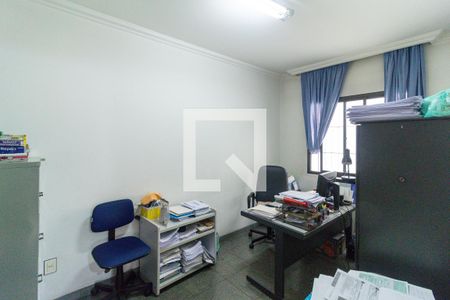 Casa à venda com 350m², 4 quartos e 5 vagasEscritório