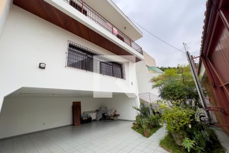 Casa à venda com 350m², 4 quartos e 5 vagasFachada