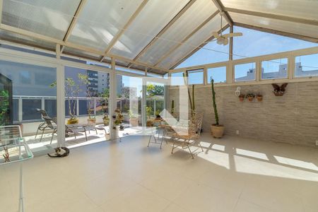 Apartamento à venda com 208m², 3 quartos e 2 vagas Apartamento à venda com 208m², 3 quartos e 2 vagasTerraço espaço coberto