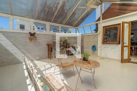 Apartamento à venda com 208m², 3 quartos e 2 vagas Apartamento à venda com 208m², 3 quartos e 2 vagasTerraço espaço coberto