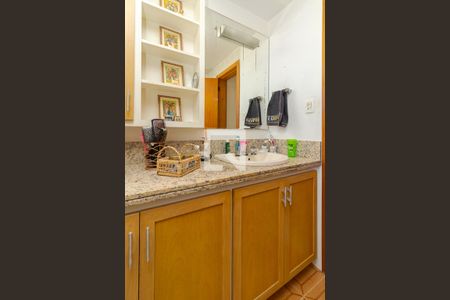 Apartamento à venda com 208m², 3 quartos e 2 vagas Apartamento à venda com 208m², 3 quartos e 2 vagasBanheiro da Suíte