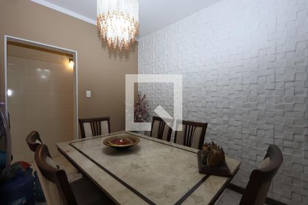 Casa à venda com 266m², 4 quartos e 2 vagas Casa à venda com 266m², 4 quartos e 2 vagasSala de Jantar