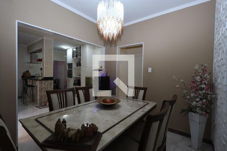 Casa à venda com 266m², 4 quartos e 2 vagas Casa à venda com 266m², 4 quartos e 2 vagasSala de Jantar