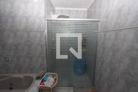 Casa à venda com 266m², 4 quartos e 2 vagas Casa à venda com 266m², 4 quartos e 2 vagasBanheiro da Suíte 1