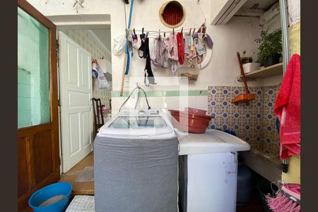 Casa à venda com 400m², 4 quartos e 2 vagas Casa à venda com 400m², 4 quartos e 2 vagasÁrea de Serviço - Casa 2