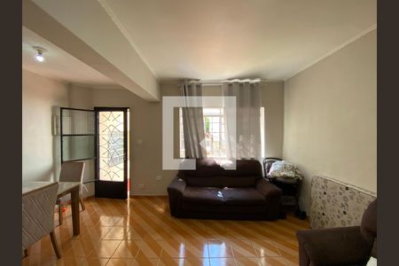 Casa à venda com 400m², 4 quartos e 2 vagas Casa à venda com 400m², 4 quartos e 2 vagasSala - Casa 3