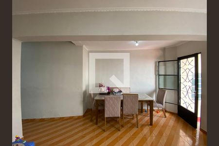 Casa à venda com 400m², 4 quartos e 2 vagas Casa à venda com 400m², 4 quartos e 2 vagasSala - Casa 3