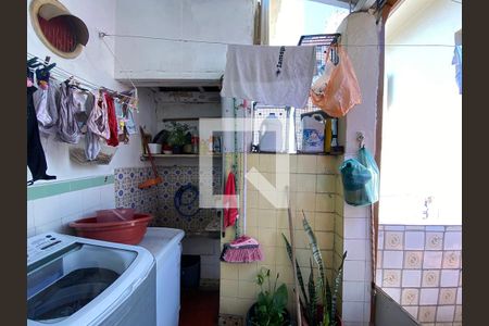 Casa à venda com 400m², 4 quartos e 2 vagas Casa à venda com 400m², 4 quartos e 2 vagasÁrea de Serviço - Casa 2