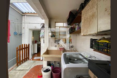 Casa à venda com 400m², 4 quartos e 2 vagas Casa à venda com 400m², 4 quartos e 2 vagasÁrea de Serviço - Casa 3