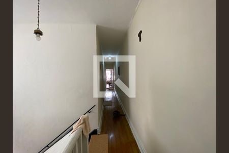 Casa à venda com 400m², 4 quartos e 2 vagas Casa à venda com 400m², 4 quartos e 2 vagasCorredor - Casa 2