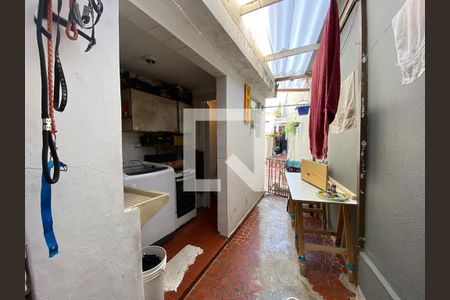 Casa à venda com 400m², 4 quartos e 2 vagas Casa à venda com 400m², 4 quartos e 2 vagasÁrea de Serviço - Casa 3