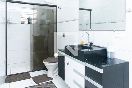 Casa à venda com 213m², 4 quartos e 2 vagas Casa à venda com 213m², 4 quartos e 2 vagasBanheiro da Suíte
