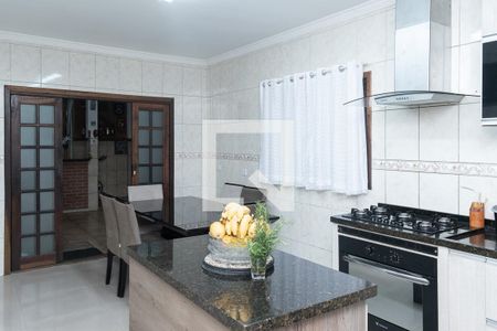 Casa à venda com 213m², 4 quartos e 2 vagas Casa à venda com 213m², 4 quartos e 2 vagasCozinha