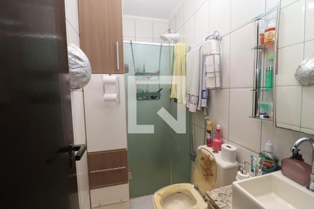 Casa de condomínio à venda com 134m², 3 quartos e 3 vagasBanheiro 2