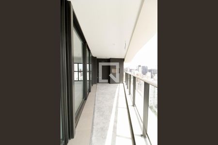 Apartamento à venda com 154m², 3 quartos e 2 vagas Apartamento à venda com 154m², 3 quartos e 2 vagasVaranda