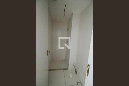 Apartamento à venda com 154m², 3 quartos e 2 vagas Apartamento à venda com 154m², 3 quartos e 2 vagasBanheiro Lavanderia